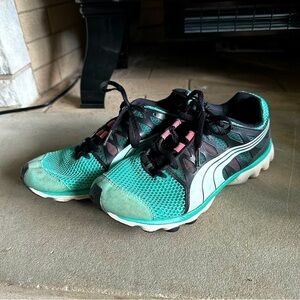 Puma women’s walking athletic shoes size 7